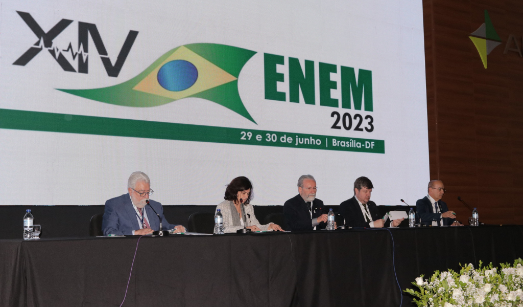 Entidades Médicas Unidas em Defesa da Saúde Brasileira foi o tema do XIV ENEM