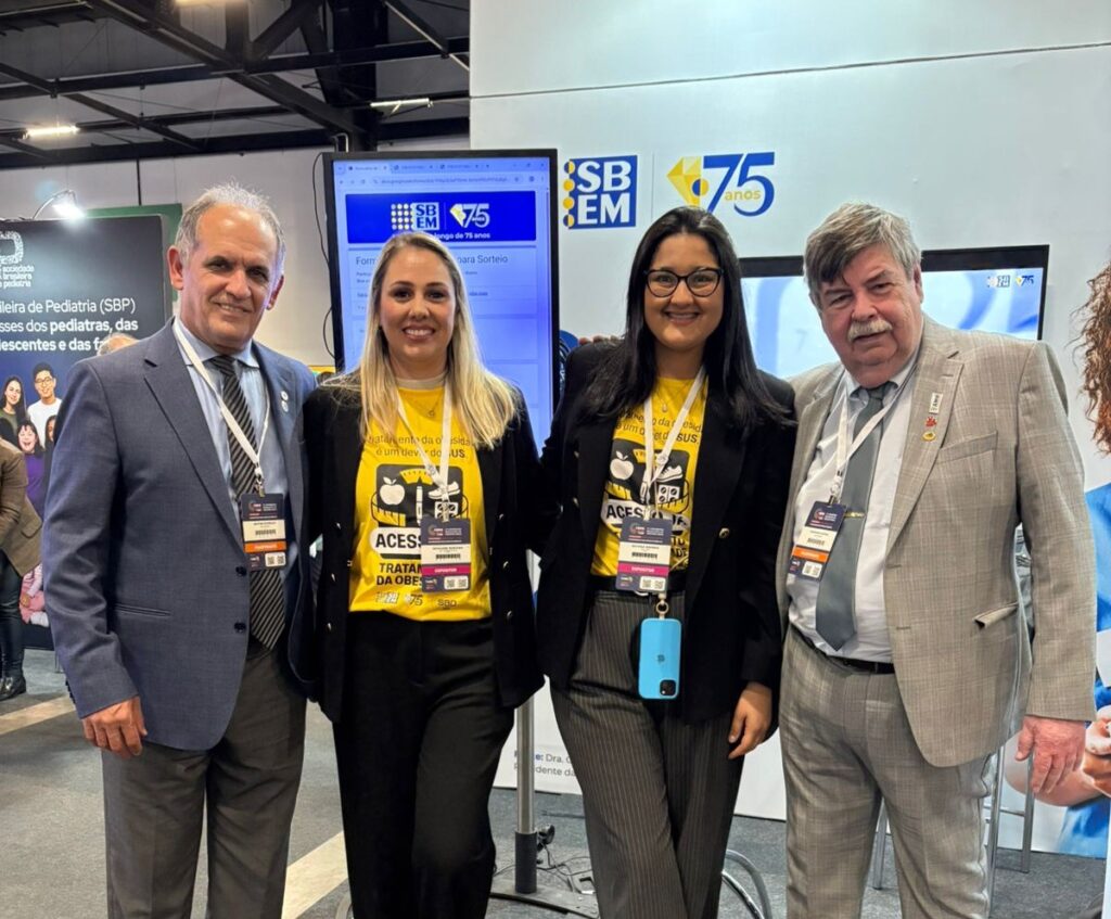 Dr. Neuton Dornelas, Roselaine Monteiro, Victoria Marinho e Dr. Raimundo Sotero